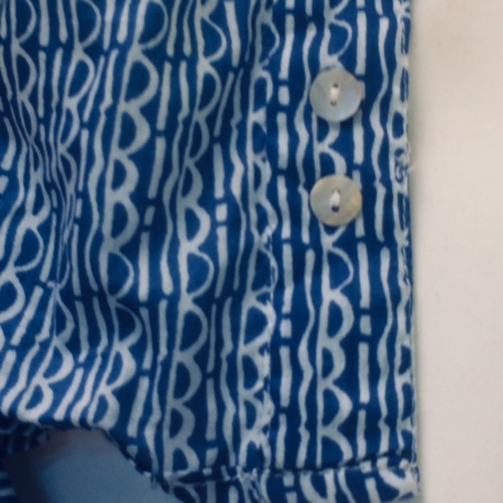 Rock Flower Paper Button Down Pintuck Tunic Top - Picture 4 of 8
